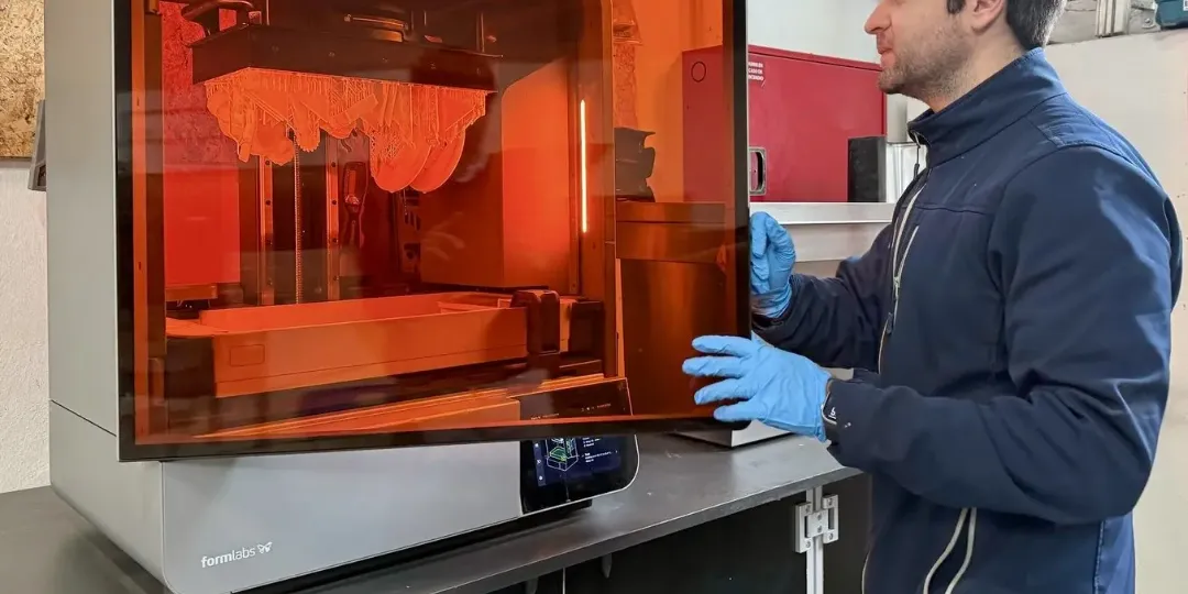 以一敵三：這家代工服務中心如何藉由 Form 4L 擴大產能？