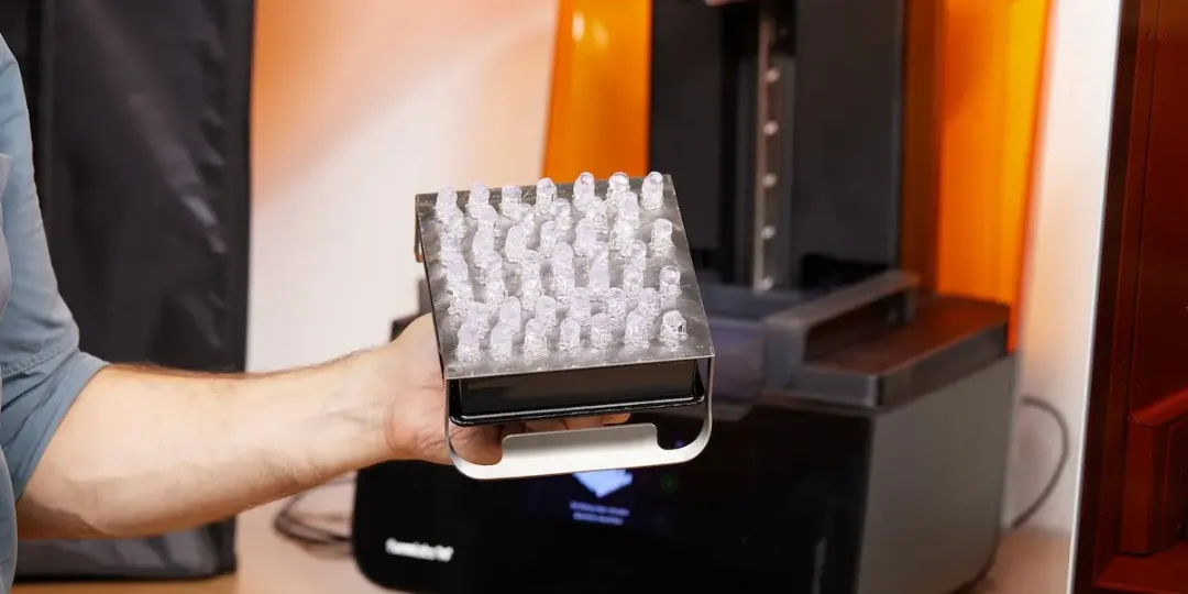 Brose 如何運用 SLA 與 SLS 技術強化汽車製造流程